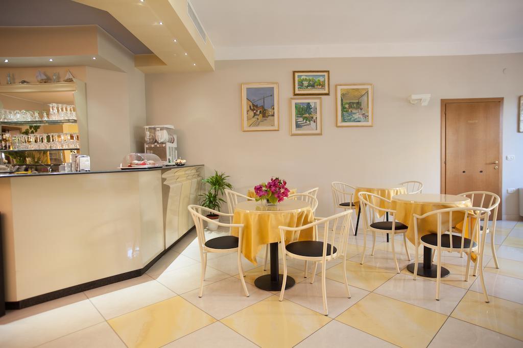 Hotel Lido Васто Екстер'єр фото