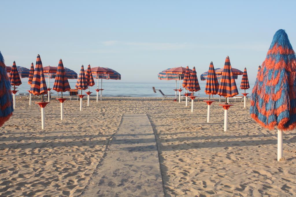 Hotel Lido Васто Екстер'єр фото
